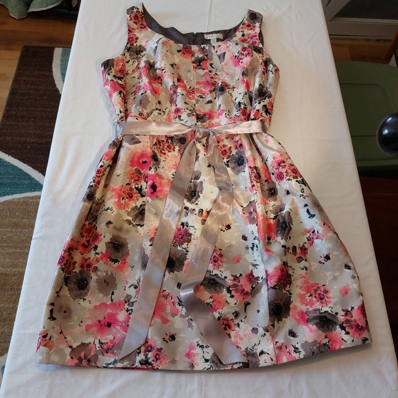 Dressbarn Fit and Flare Blush Floral Pink and Gray Dress 18 EUC - Picture 10 of 15
